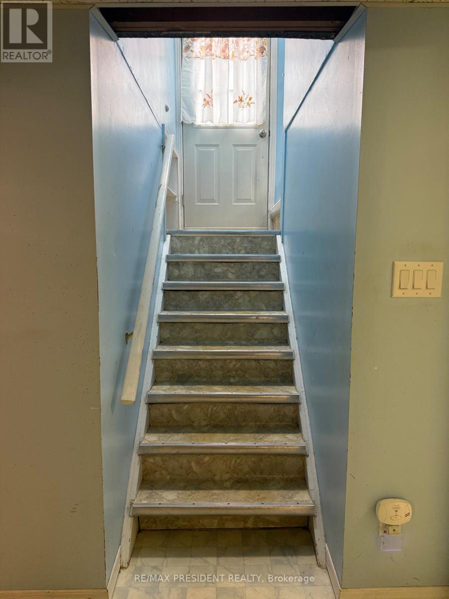 115 Golden Boulevard, Welland, Ontario  L3B 1H9 - Photo 17 - X12467593