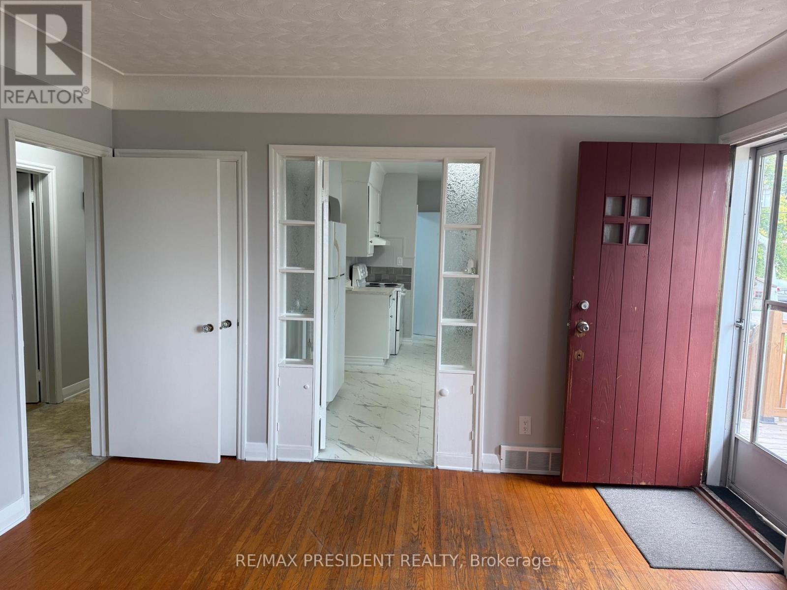 115 Golden Boulevard, Welland, Ontario  L3B 1H9 - Photo 4 - X12467593