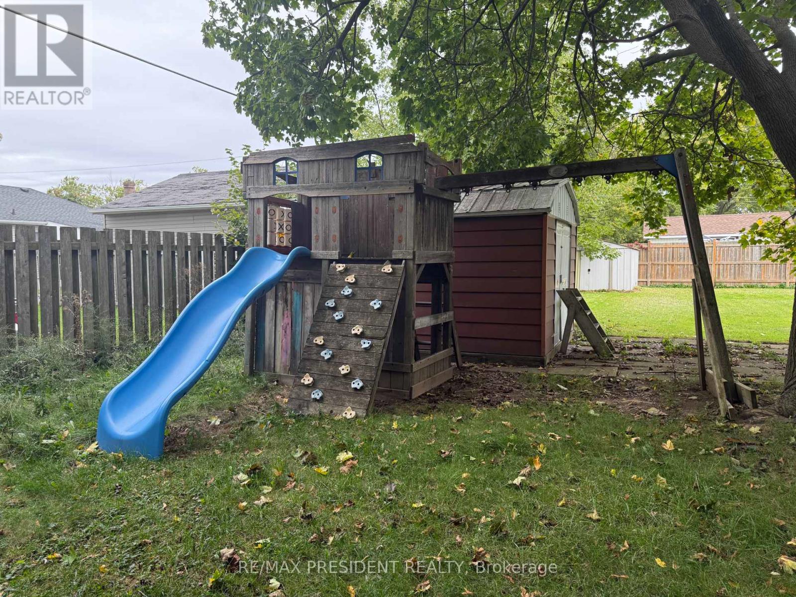 115 Golden Boulevard, Welland, Ontario  L3B 1H9 - Photo 26 - X12467593