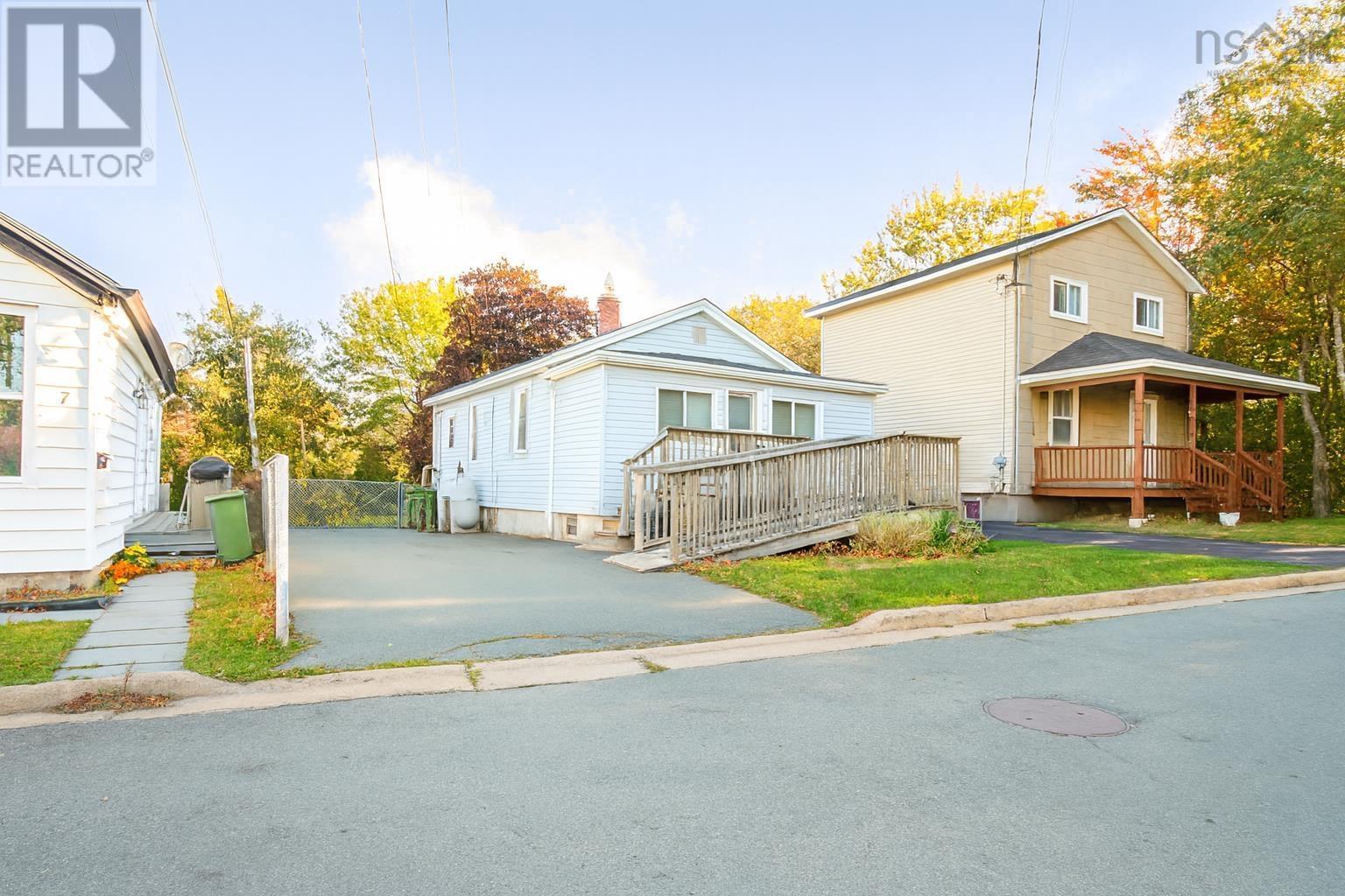 5 Cleary Drive, Dartmouth, Nova Scotia  B2Y 3X3 - Photo 1 - 202526051