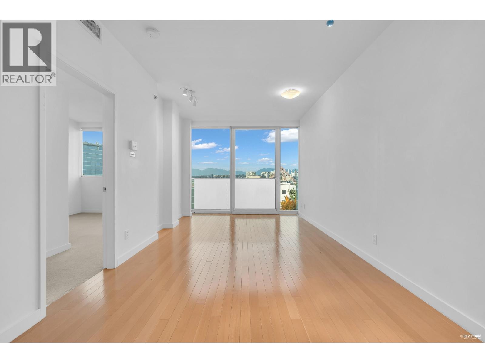 712 8080 Cambie Road, Richmond, British Columbia  V6X 0C1 - Photo 2 - R3058634