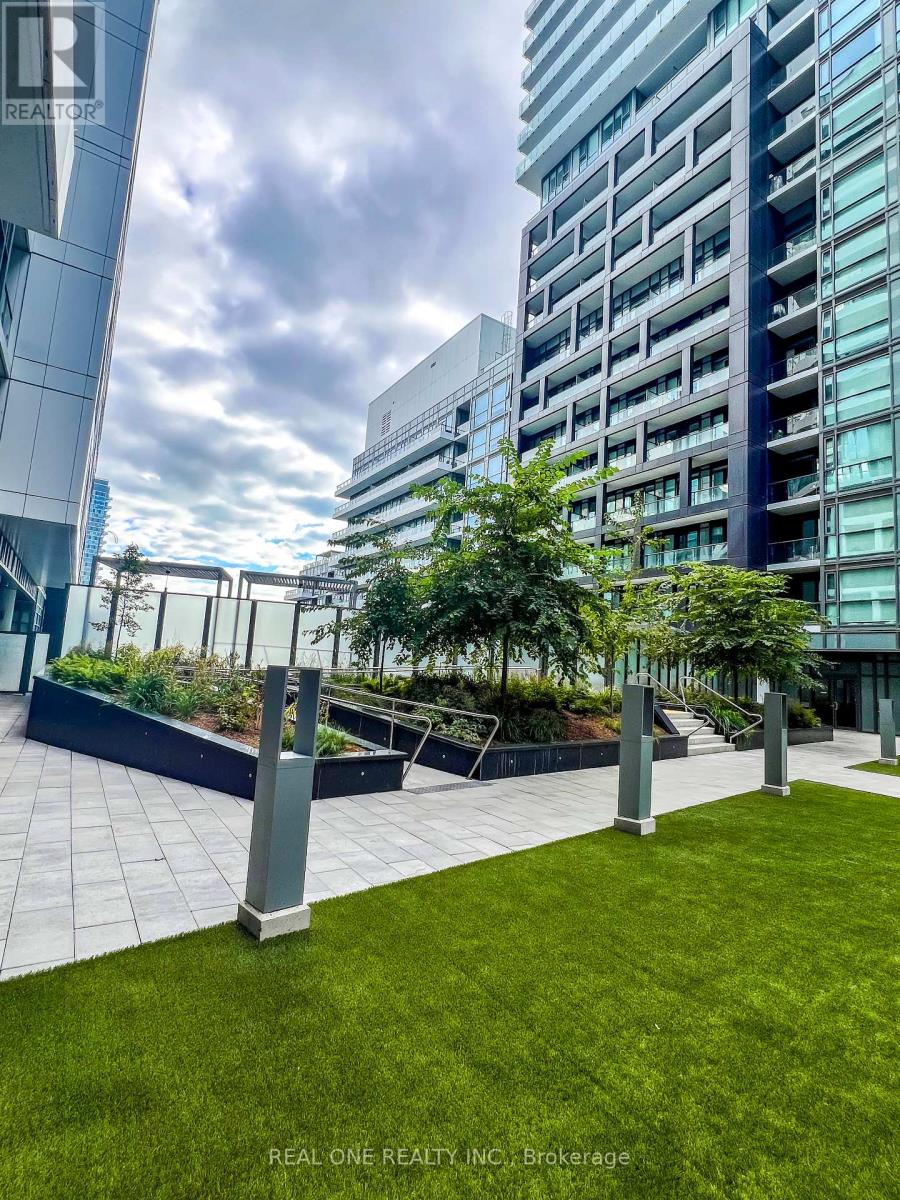 1003e - 70 Princess Street E, Toronto, Ontario  M5A 0X6 - Photo 4 - C12469285