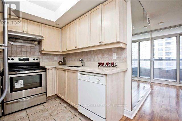 1218 - 15 Northtown Way, Toronto, Ontario  M2N 7A2 - Photo 3 - C12469311