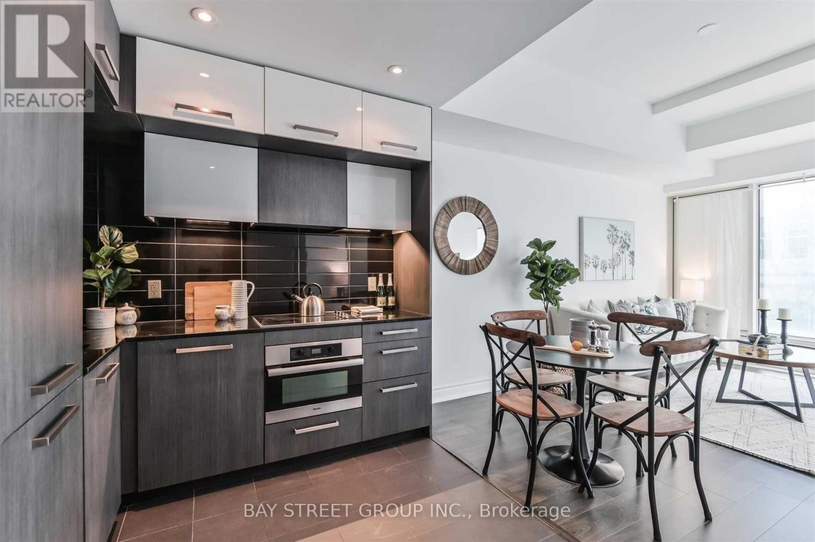 405 - 8 The Esplanade, Toronto, Ontario  M5E 0A6 - Photo 12 - C12469334