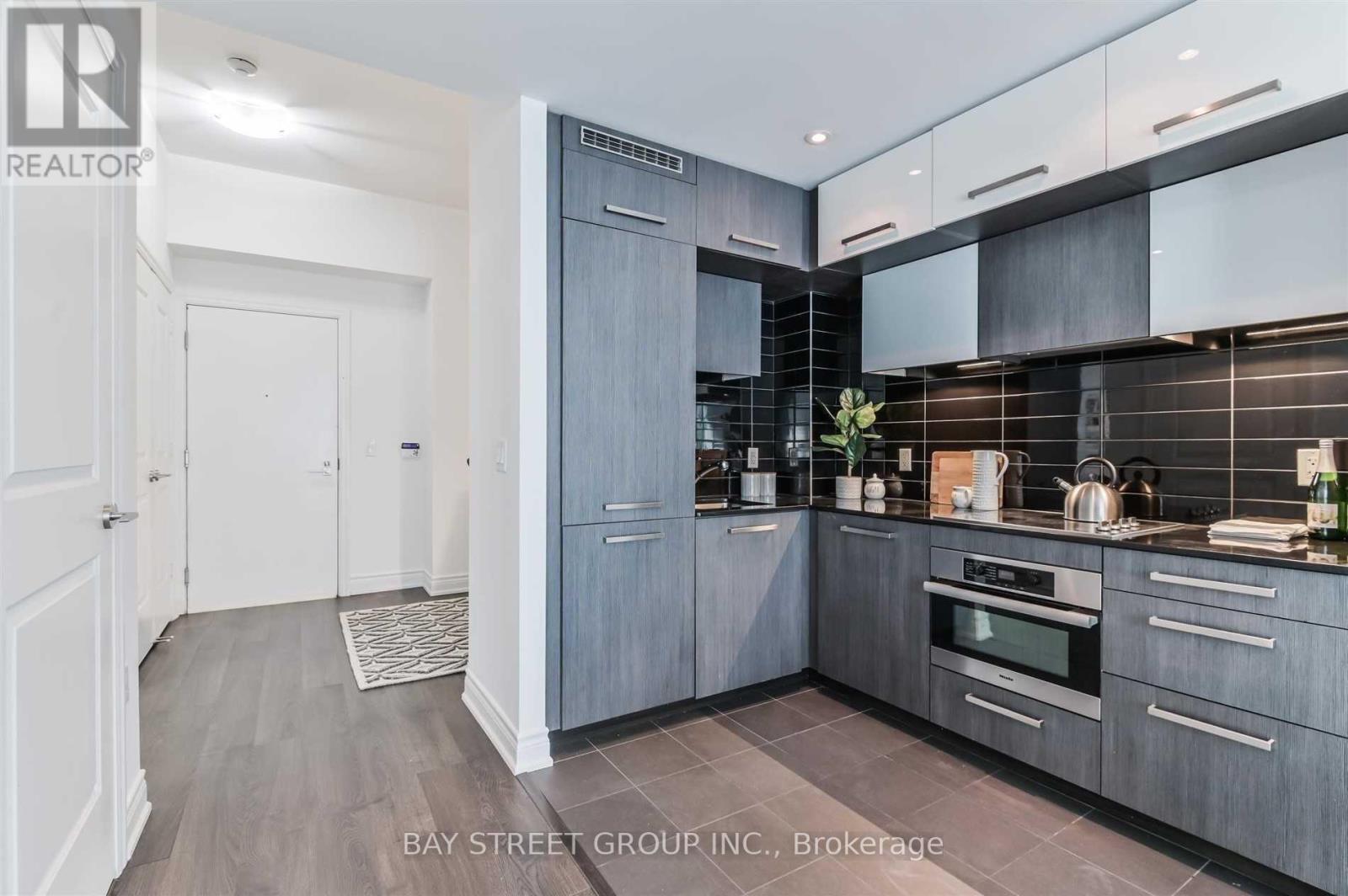 405 - 8 The Esplanade, Toronto, Ontario  M5E 0A6 - Photo 15 - C12469334
