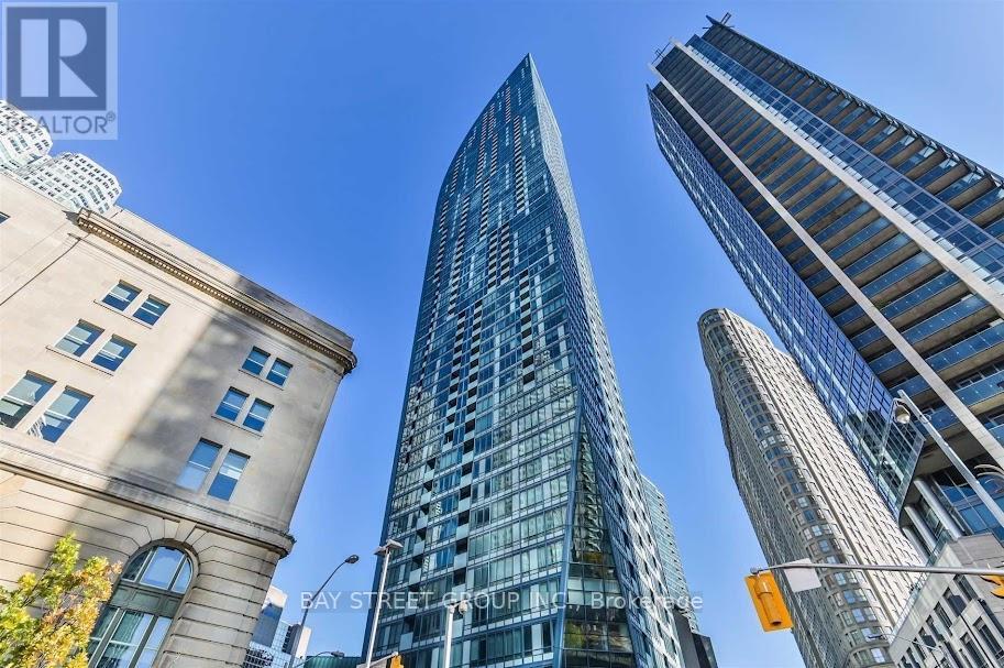 405 - 8 The Esplanade, Toronto, Ontario  M5E 0A6 - Photo 2 - C12469334