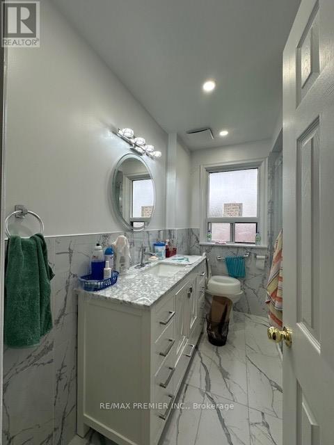 55 Overbrook Place, Toronto, Ontario  M3H 4P3 - Photo 4 - C12469365