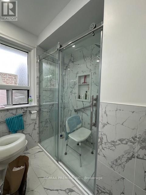 55 Overbrook Place, Toronto, Ontario  M3H 4P3 - Photo 5 - C12469365