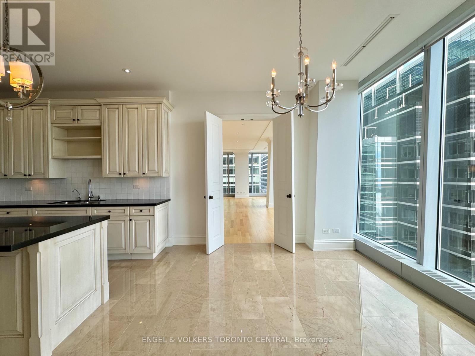 3404 - 183 Wellington Street W, Toronto, Ontario  M5V 0A1 - Photo 11 - C12469380