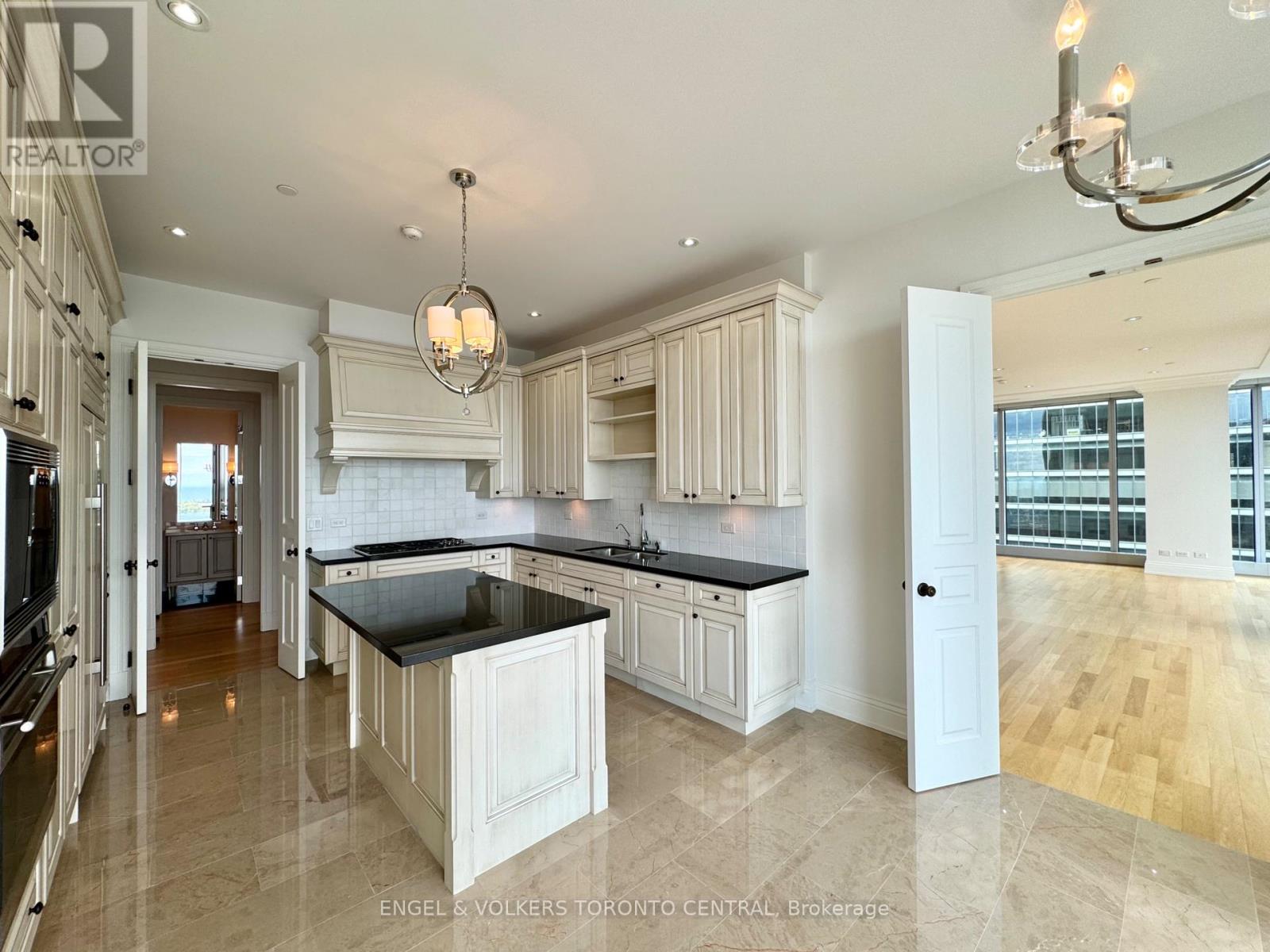 3404 - 183 Wellington Street W, Toronto, Ontario  M5V 0A1 - Photo 15 - C12469380