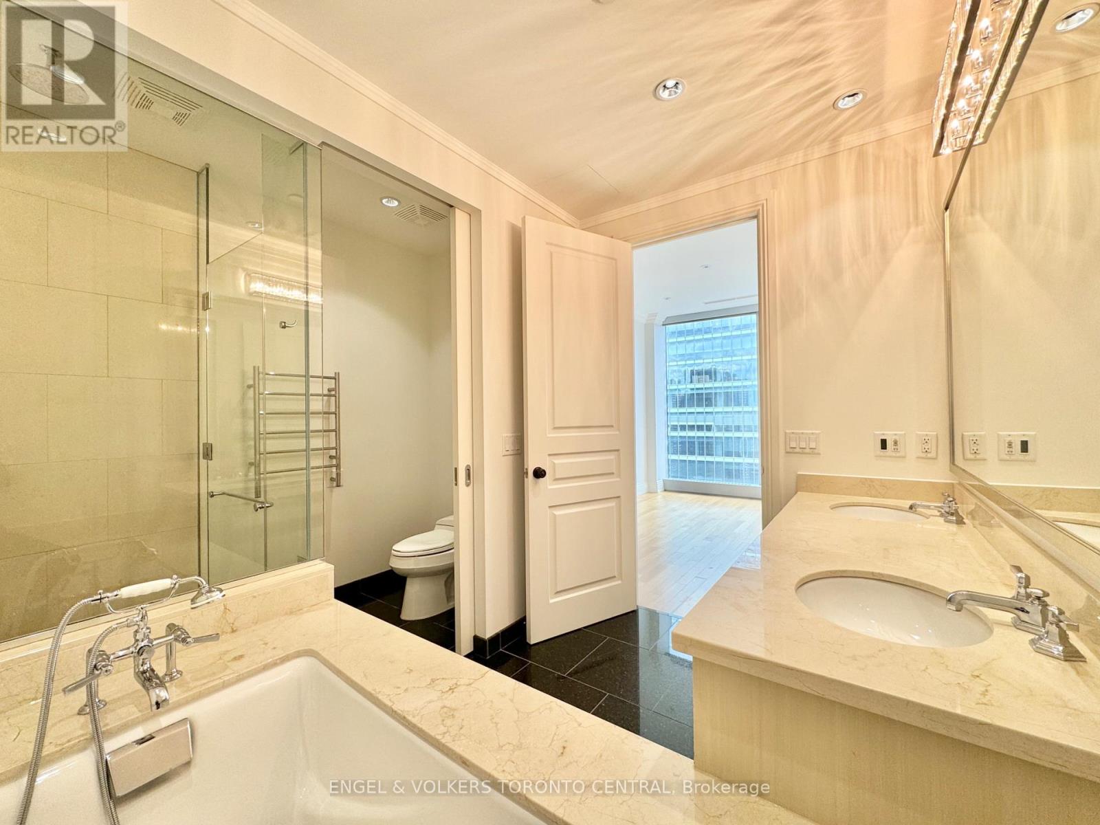 3404 - 183 Wellington Street W, Toronto, Ontario  M5V 0A1 - Photo 18 - C12469380