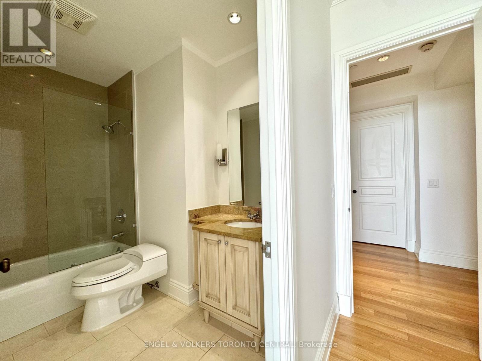 3404 - 183 Wellington Street W, Toronto, Ontario  M5V 0A1 - Photo 26 - C12469380