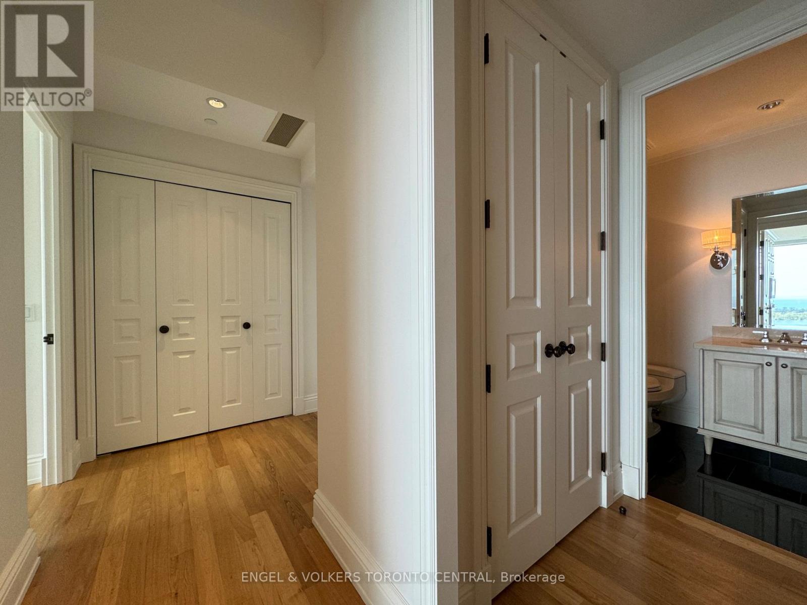 3404 - 183 Wellington Street W, Toronto, Ontario  M5V 0A1 - Photo 27 - C12469380