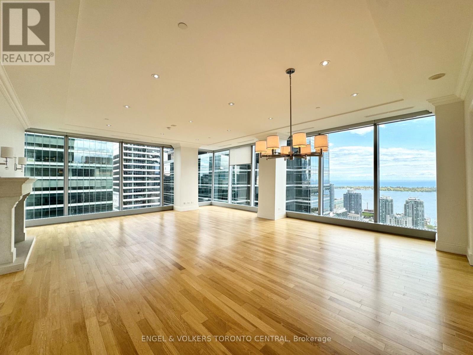 3404 - 183 Wellington Street W, Toronto, Ontario  M5V 0A1 - Photo 8 - C12469380
