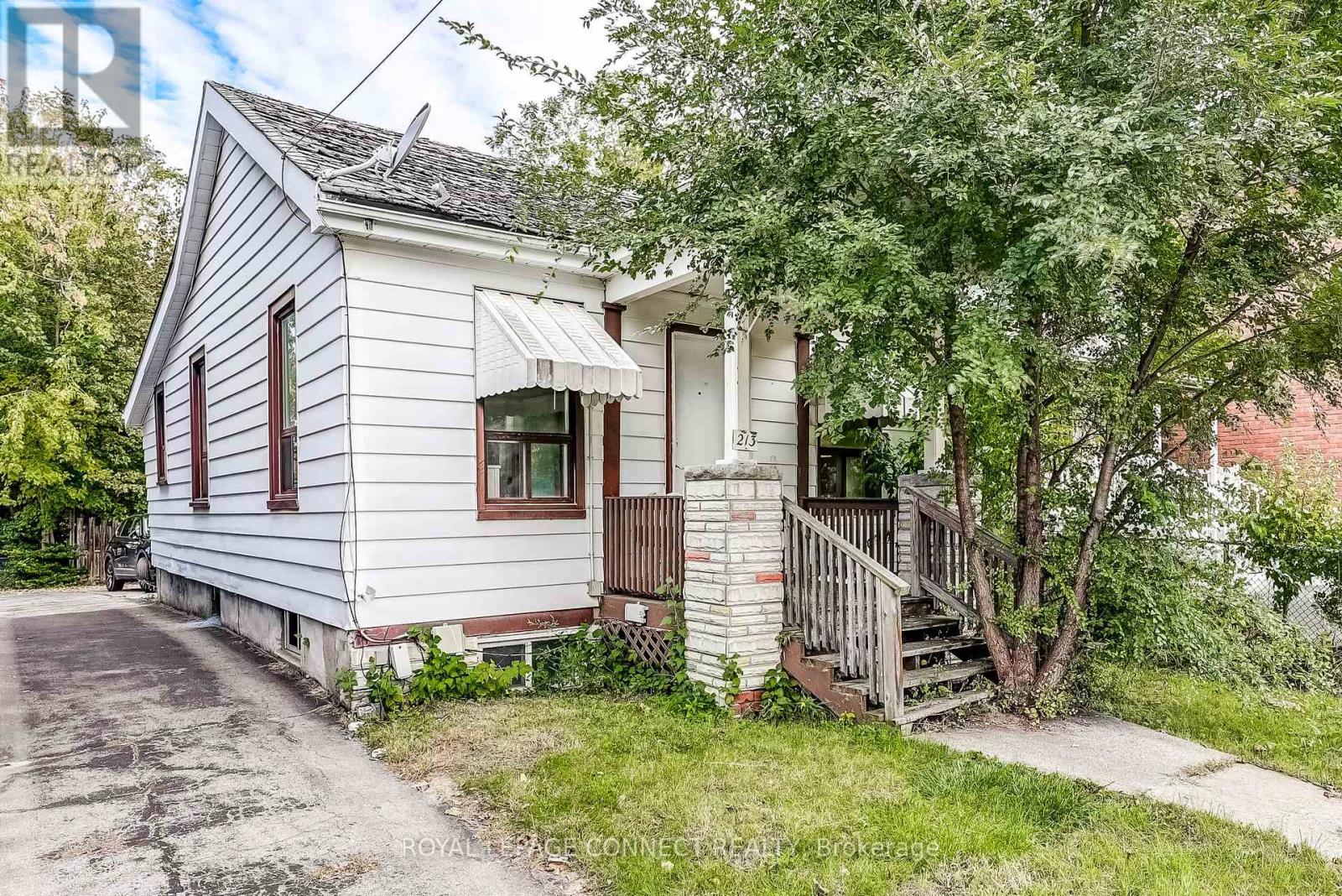 213 Gledhill Avenue, Toronto, Ontario  M4C 5K9 - Photo 2 - E12469309