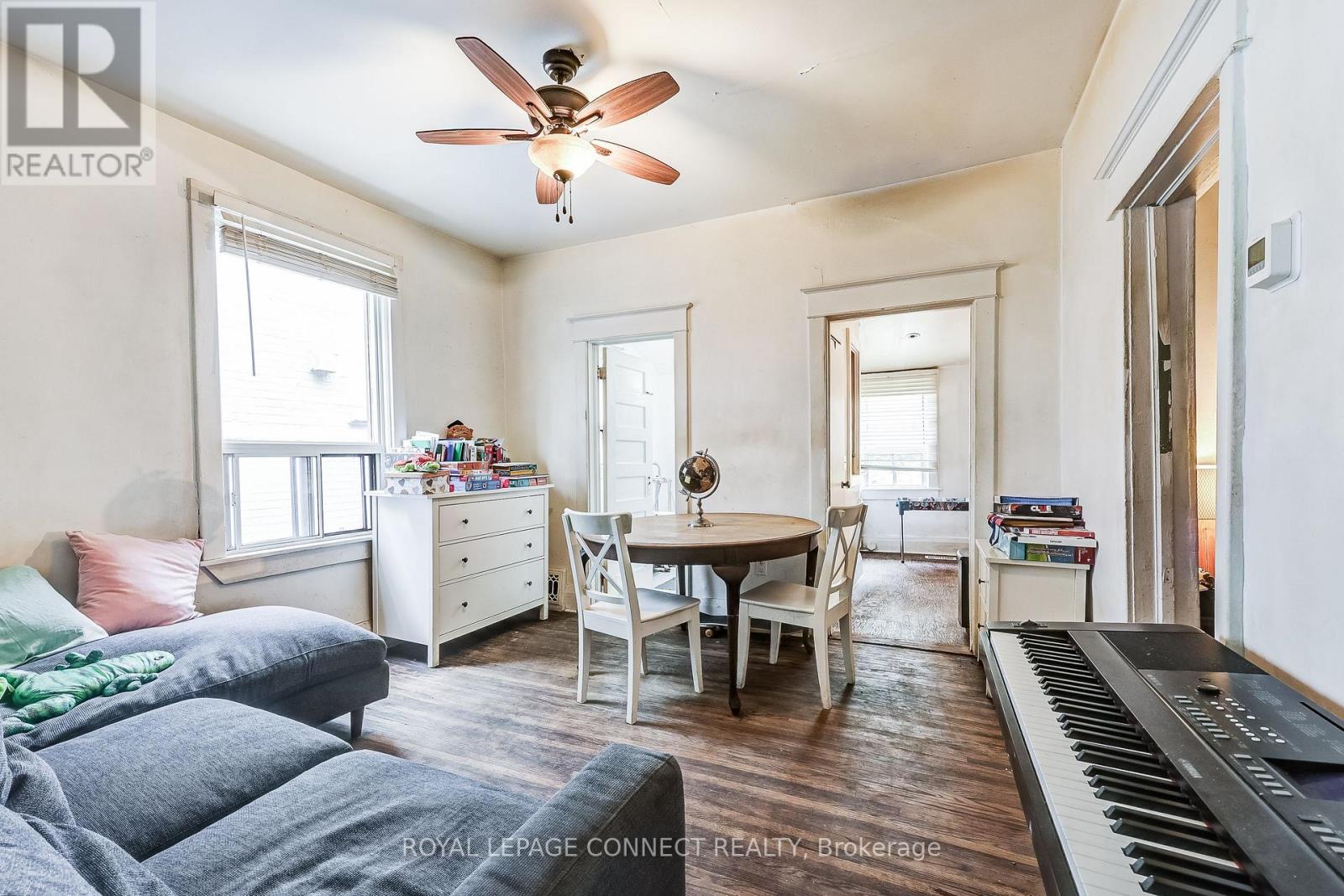 213 Gledhill Avenue, Toronto, Ontario  M4C 5K9 - Photo 4 - E12469309