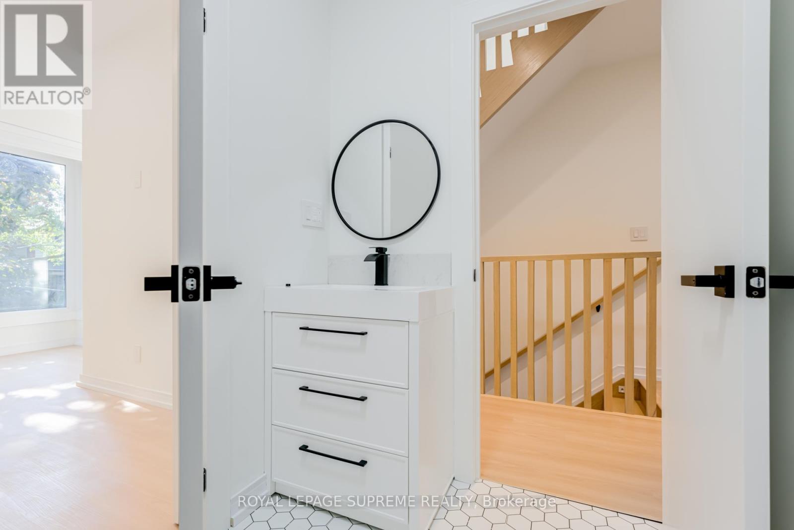 11a Condor Avenue, Toronto, Ontario  M4J 3M5 - Photo 28 - E12469373