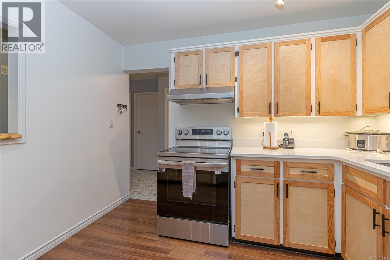 310 1490 Garnet Rd, Saanich, British Columbia V8P 5L1 - Photo 13 - 1017804