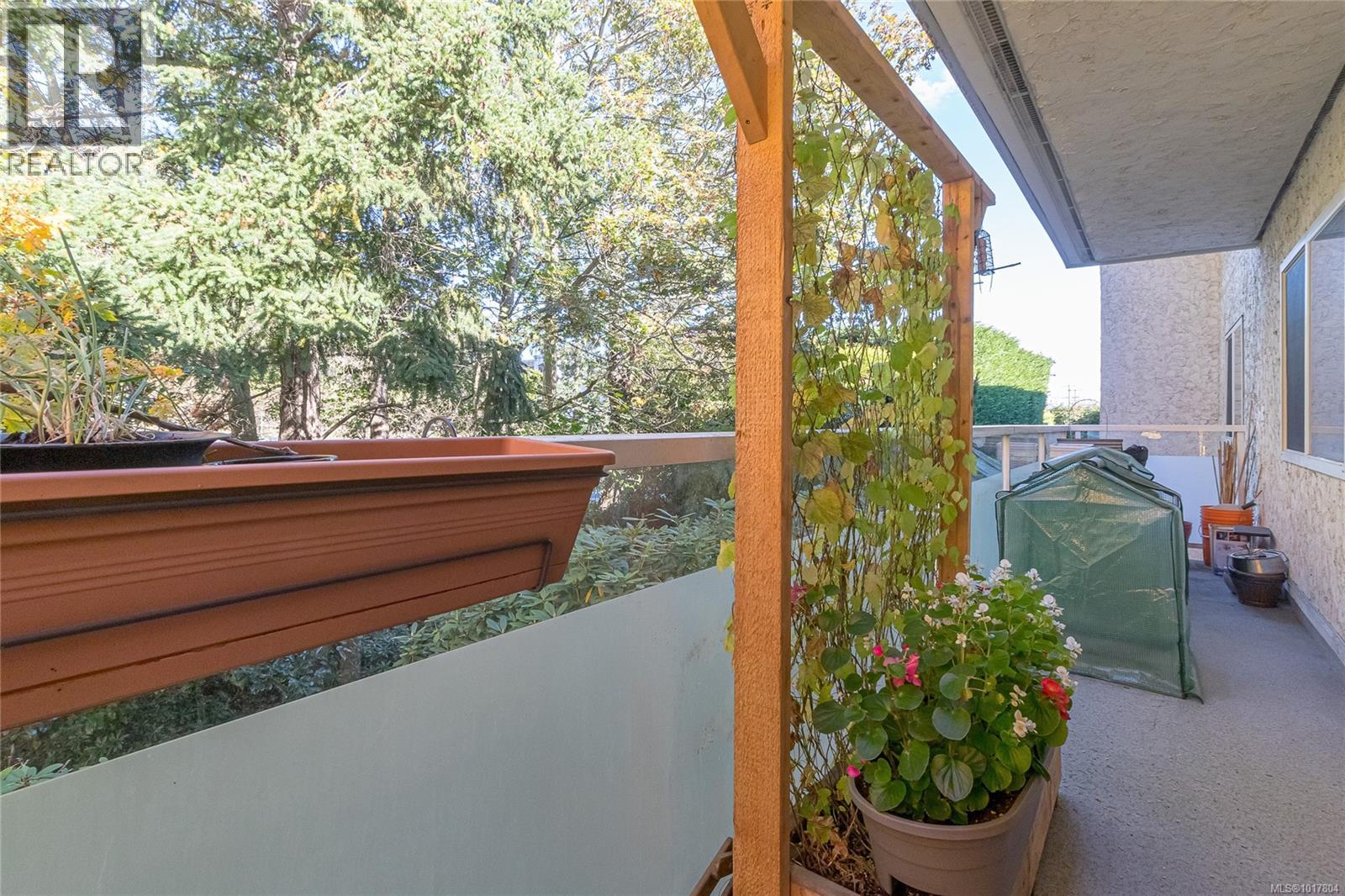 310 1490 Garnet Rd, Saanich, British Columbia V8P 5L1 - Photo 23 - 1017804