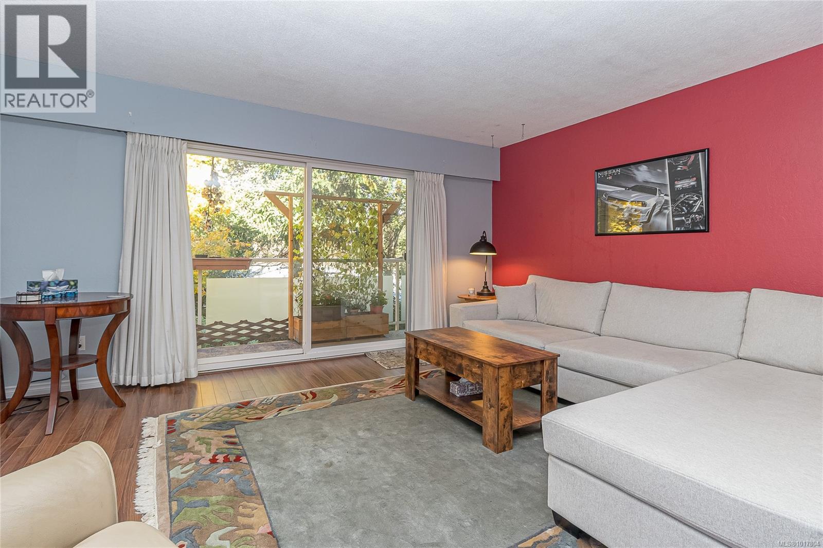 310 1490 Garnet Rd, Saanich, British Columbia V8P 5L1 - Photo 4 - 1017804