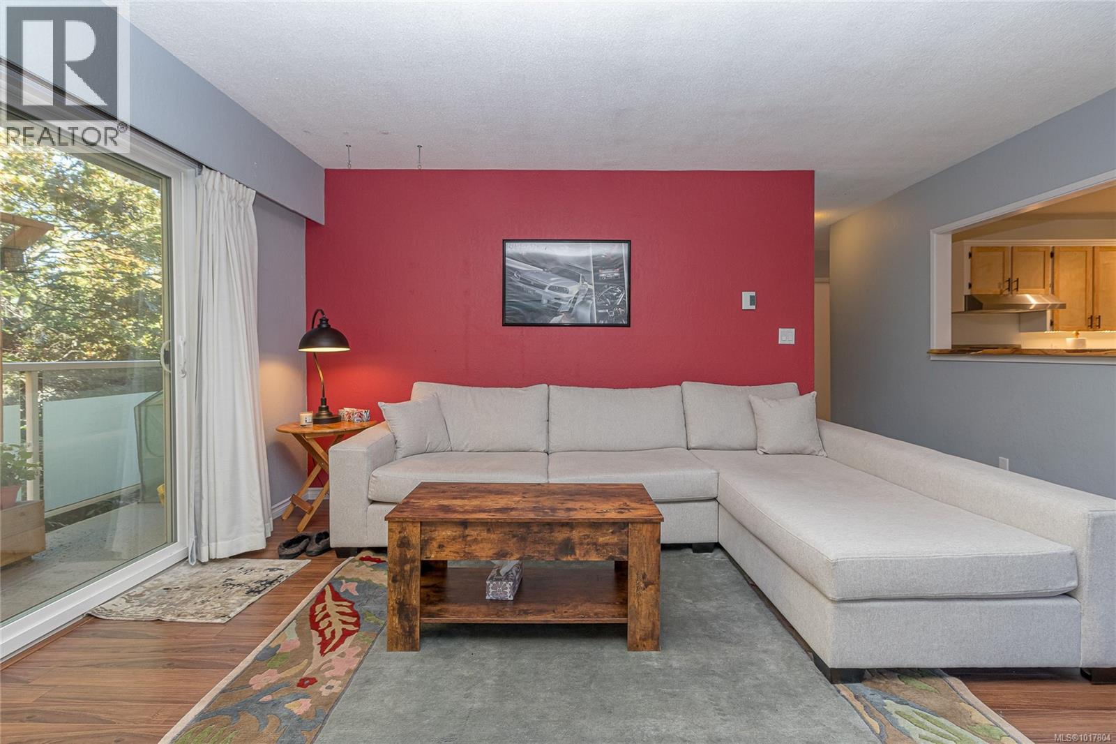 310 1490 Garnet Rd, Saanich, British Columbia V8P 5L1 - Photo 5 - 1017804