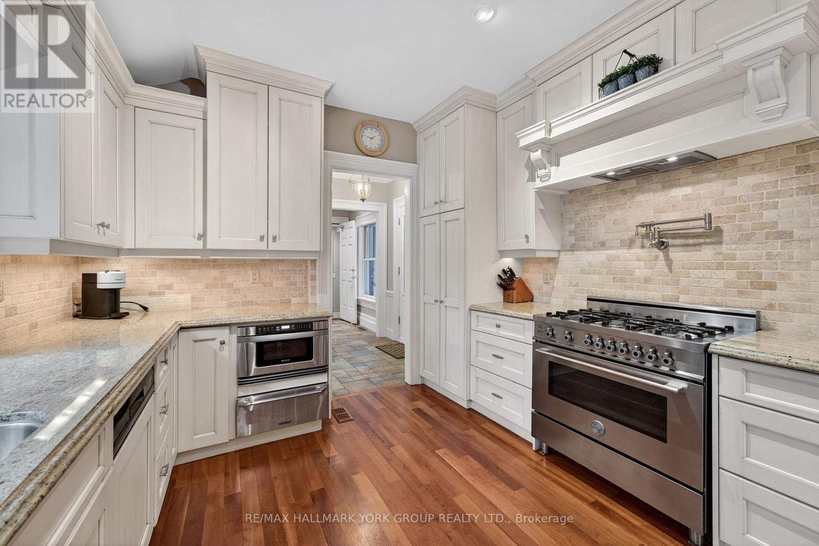 553 St John's Side Road, Aurora, Ontario  L4G 0N1 - Photo 5 - N12469360