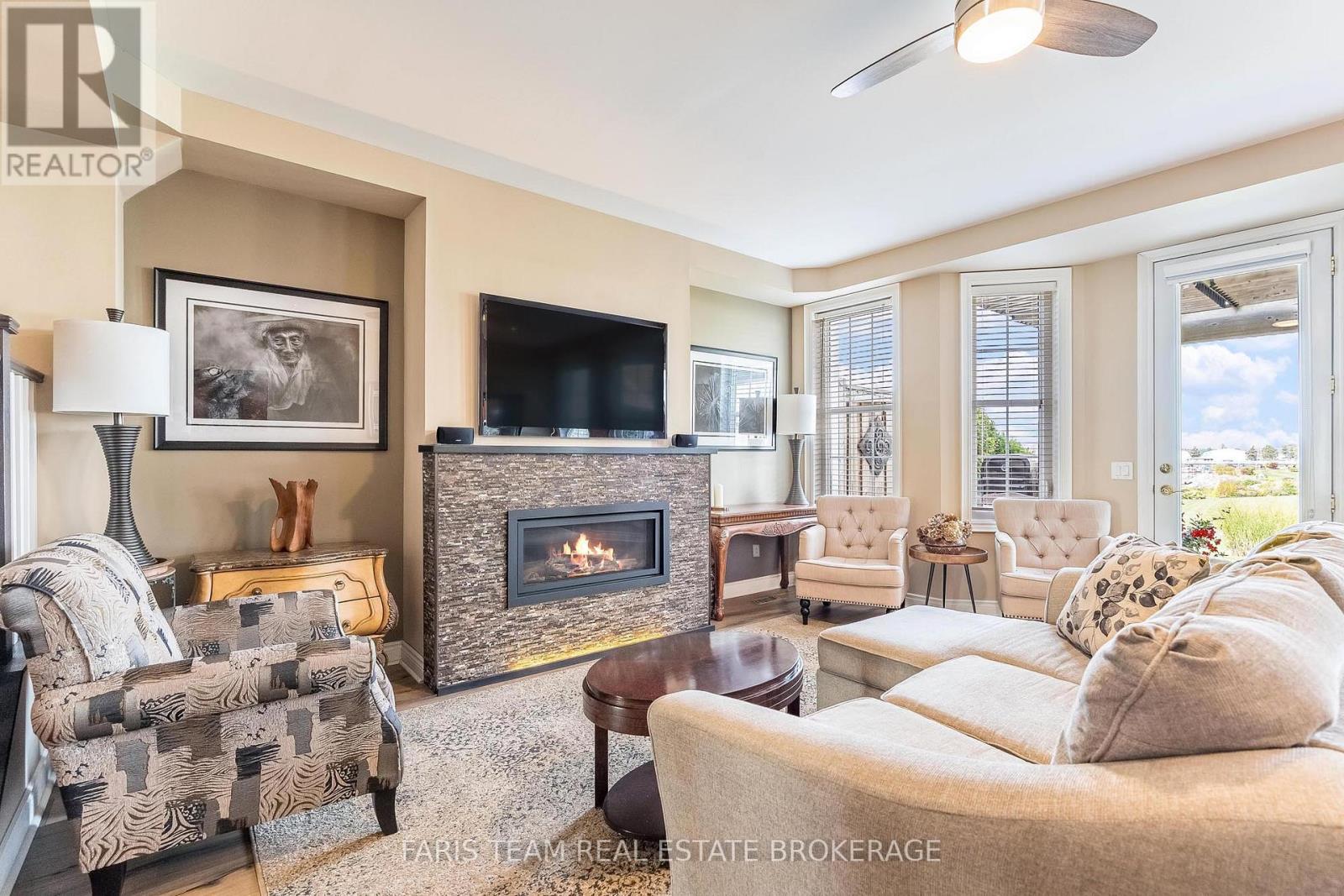192 Wycliffe Cove, Tay, Ontario  L0K 2A0 - Photo 13 - S12469342