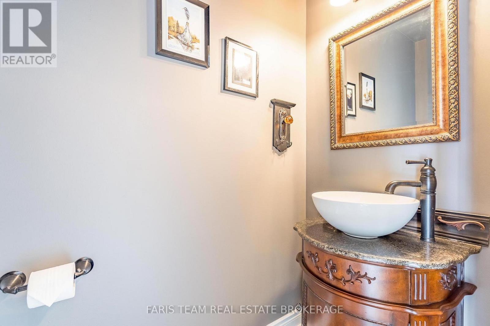 192 Wycliffe Cove, Tay, Ontario  L0K 2A0 - Photo 15 - S12469342