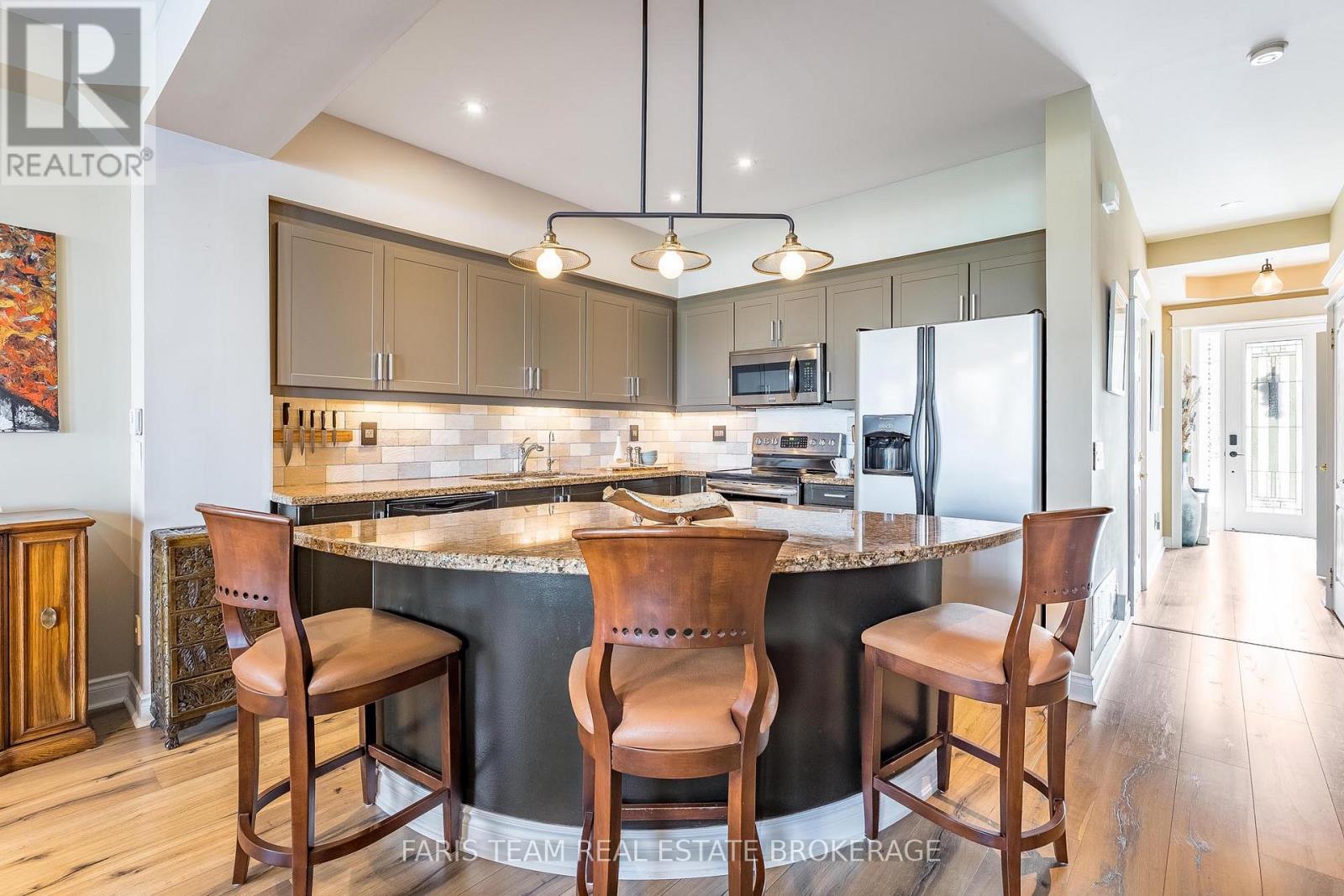 192 Wycliffe Cove, Tay, Ontario  L0K 2A0 - Photo 6 - S12469342