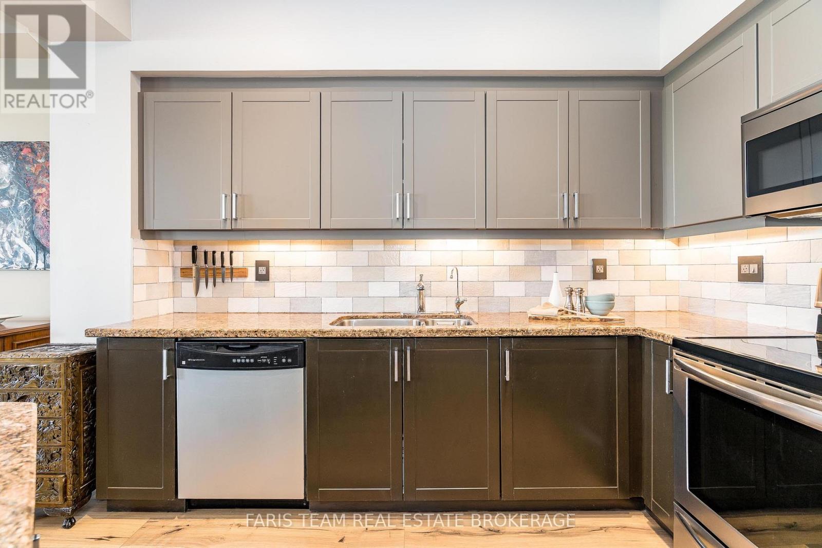 192 Wycliffe Cove, Tay, Ontario  L0K 2A0 - Photo 9 - S12469342