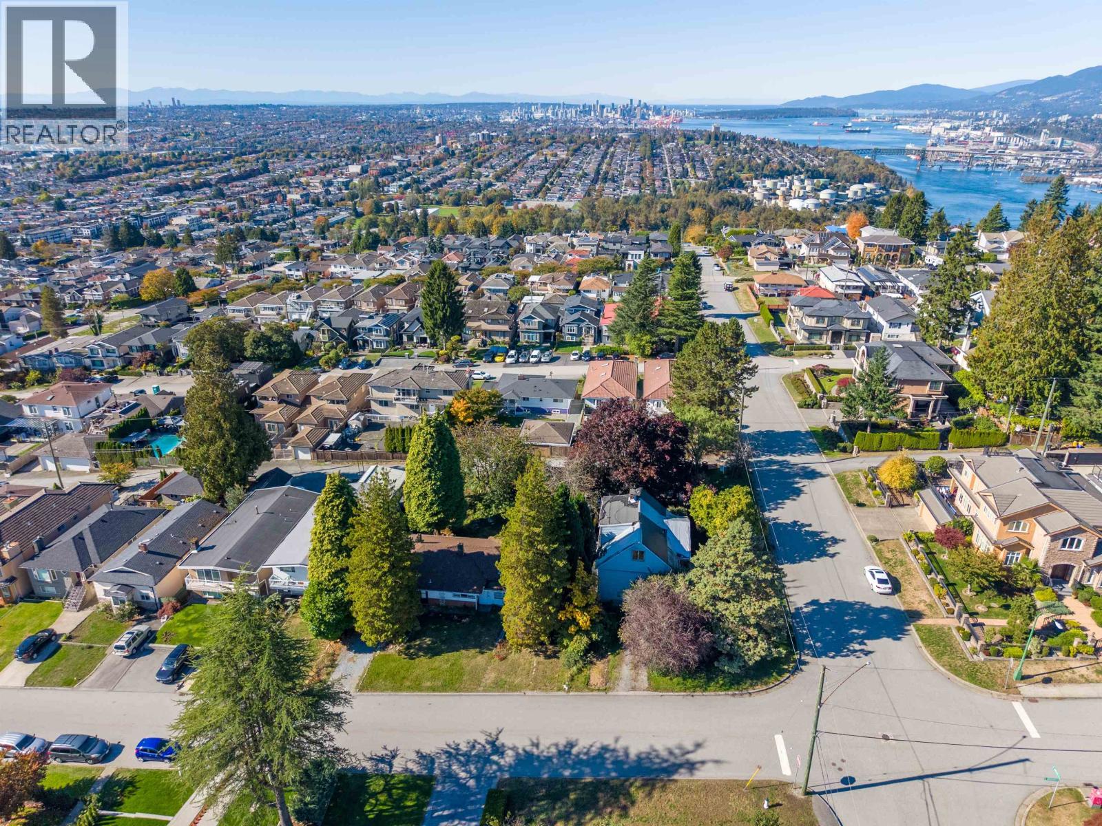 123 N Grosvenor Avenue, Burnaby, British Columbia  V5B 1J1 - Photo 3 - R3059354