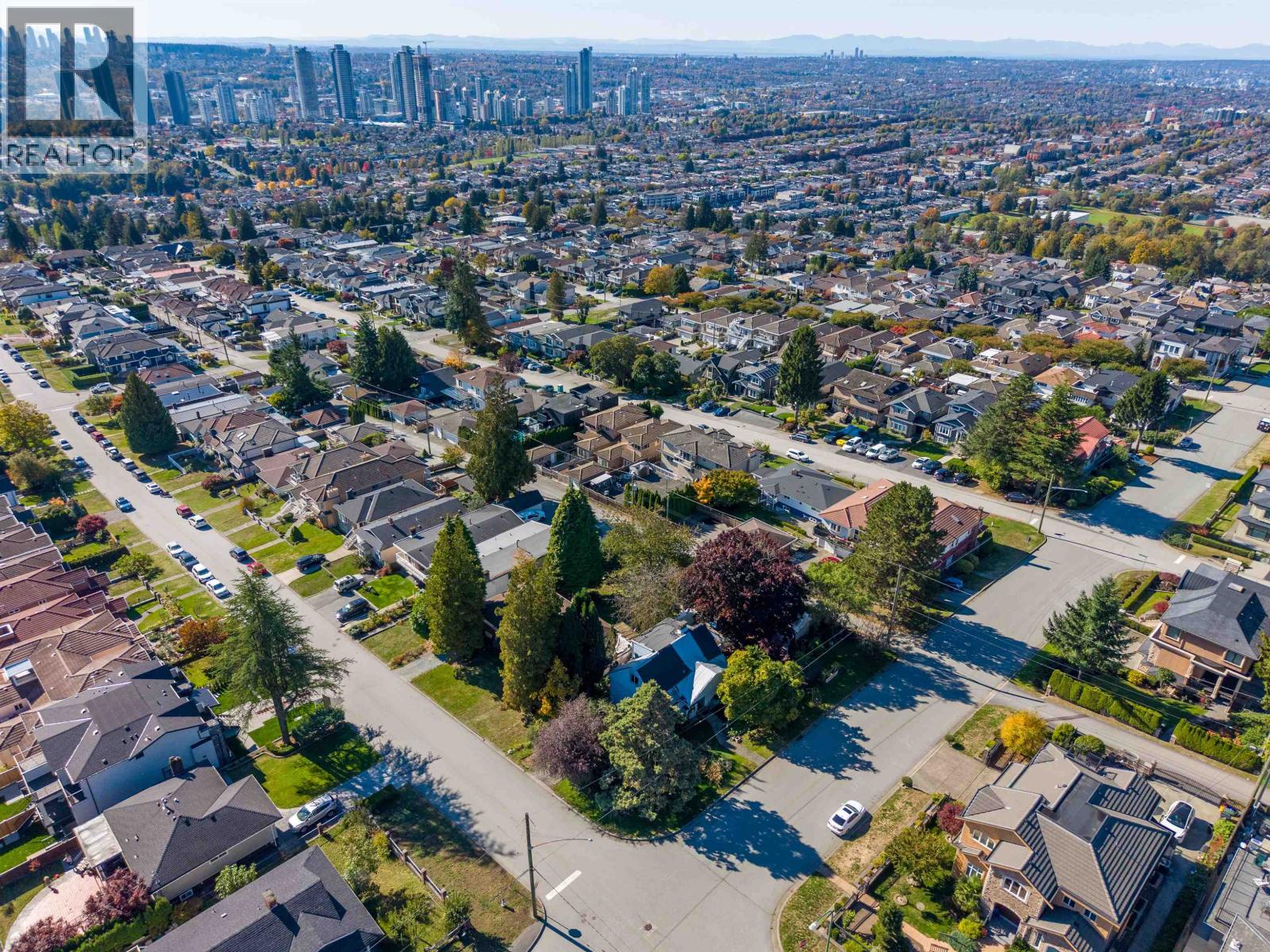 123 N Grosvenor Avenue, Burnaby, British Columbia  V5B 1J1 - Photo 8 - R3059354