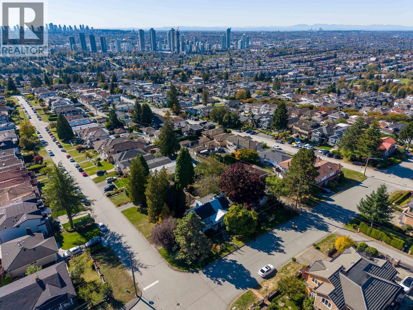 5380 Cambridge Street, Burnaby, British Columbia  V5B 1C5 - Photo 3 - R3059362