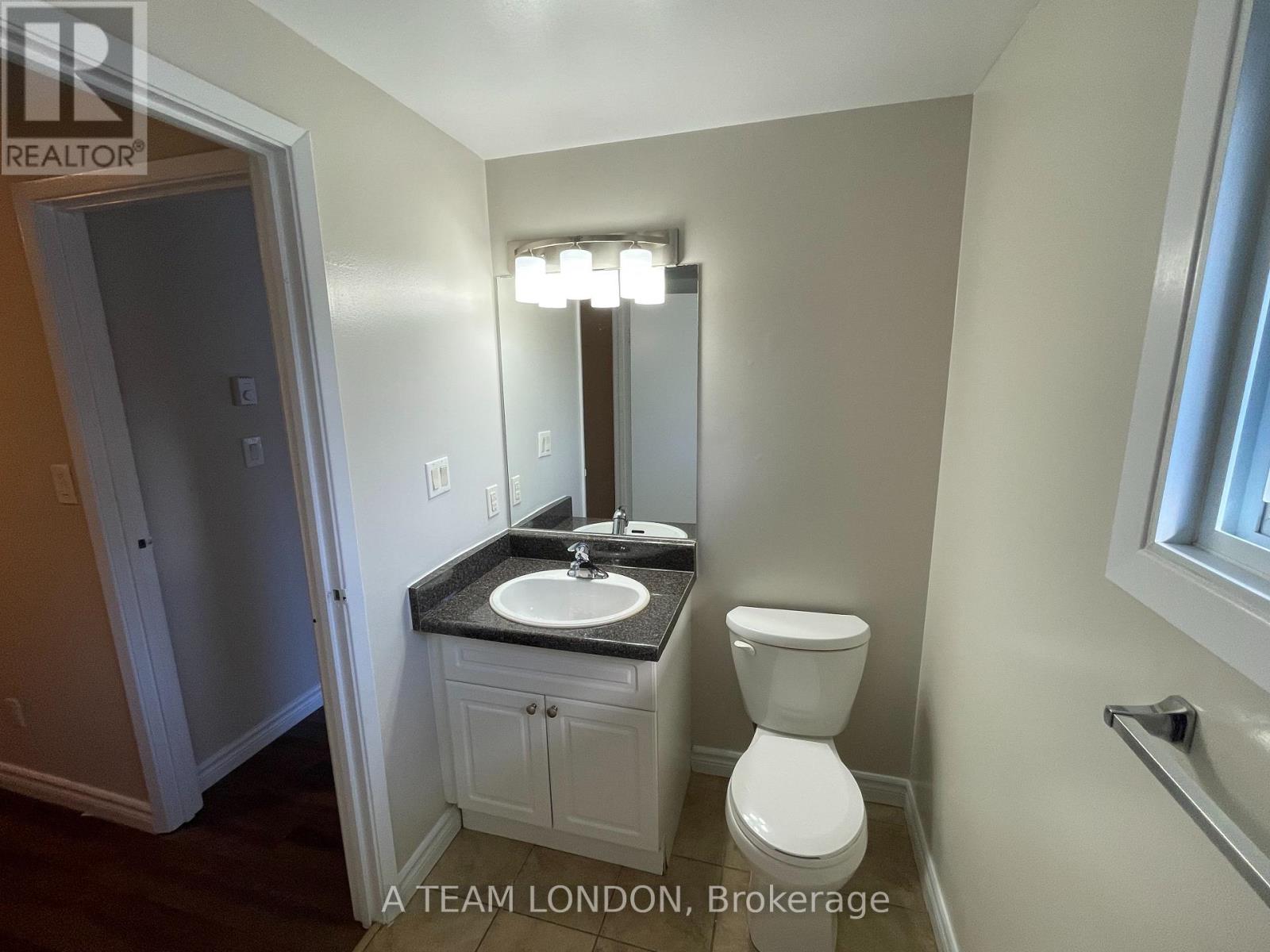 40 - 355 Sandringham Crescent, London South, Ontario  N6C 5K3 - Photo 10 - X12469405
