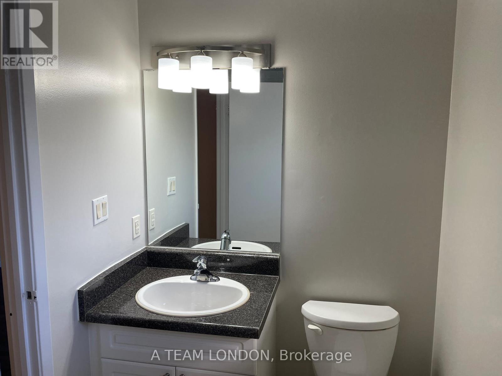 40 - 355 Sandringham Crescent, London South, Ontario  N6C 5K3 - Photo 11 - X12469405