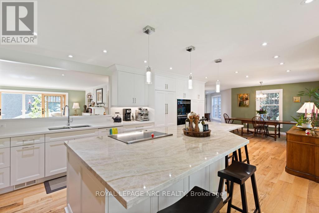 7 Christopher Street, Niagara-On-The-Lake, Ontario  L0S 1J0 - Photo 2 - X12445970