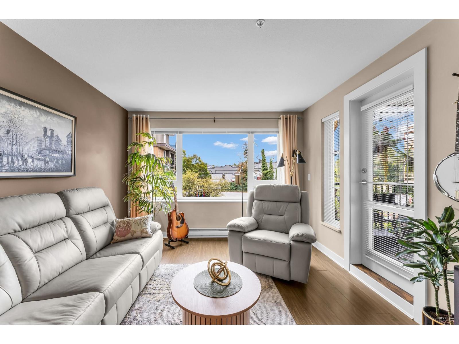 204 13740 75a Avenue, Surrey, British Columbia  V3W 0E8 - Photo 1 - R3059678