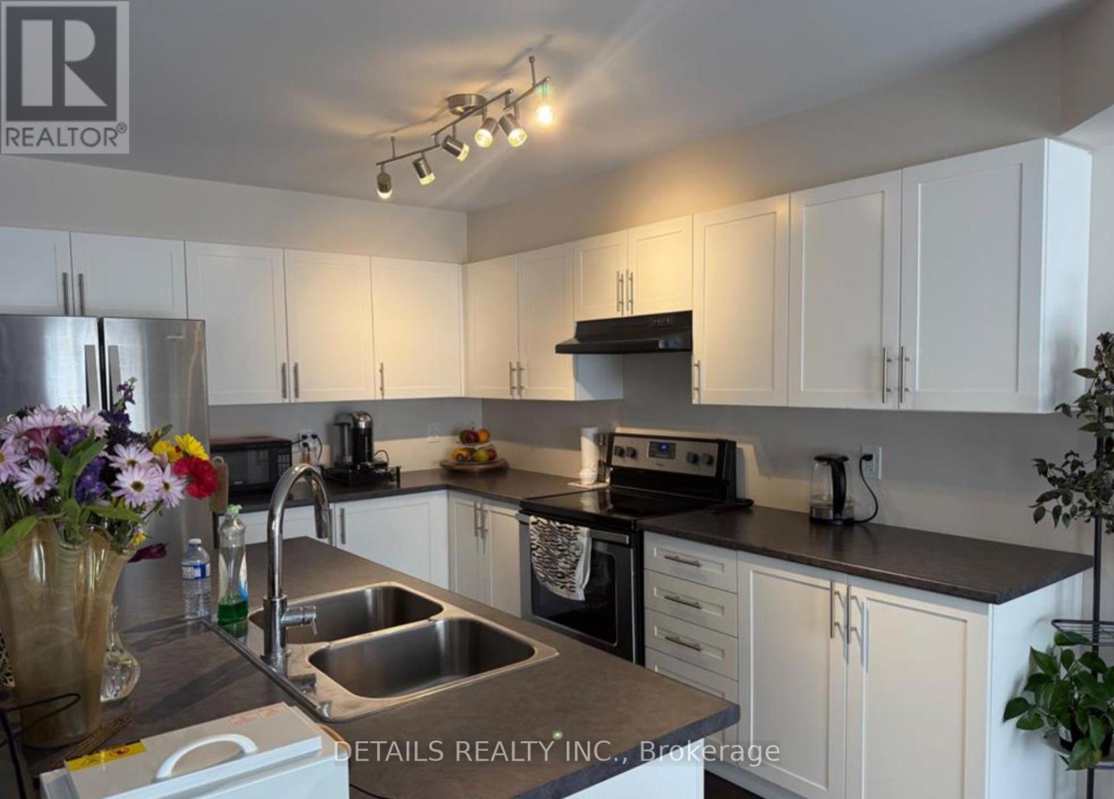 837 Element P Private, Ottawa, Ontario  K2M 0M8 - Photo 2 - X12469419