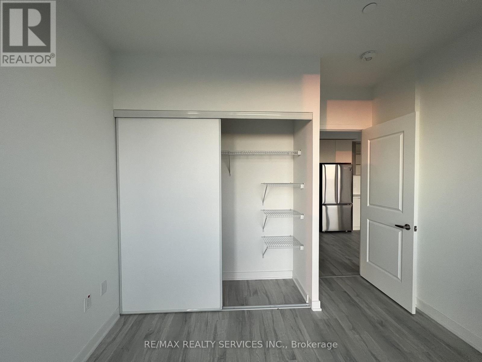 2209b - 4655 Metcalfe Avenue N, Mississauga, Ontario  L5M 0Z7 - Photo 13 - W12469282