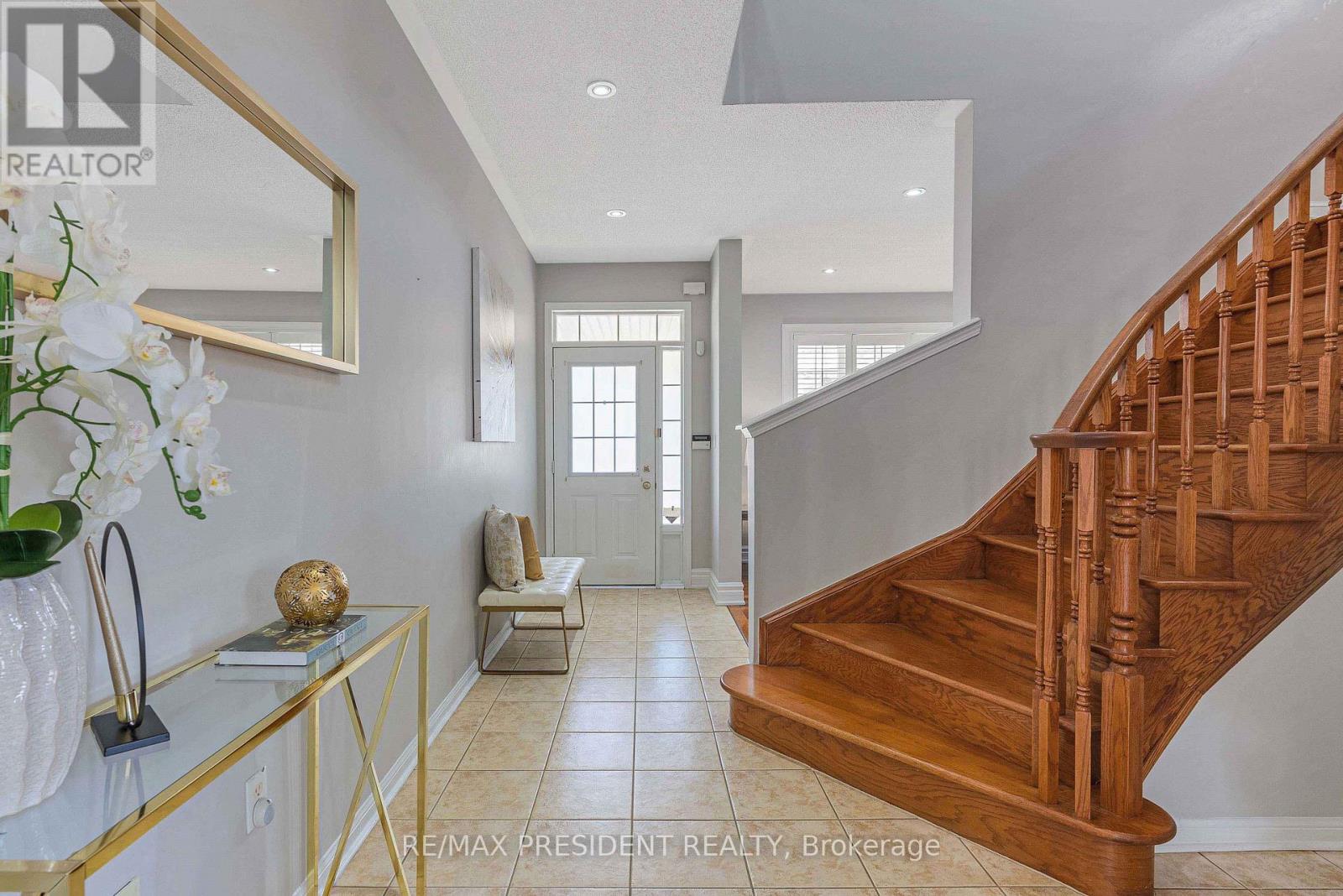 151 Herdwick Street, Brampton, Ontario  L6S 0A7 - Photo 4 - W12469291