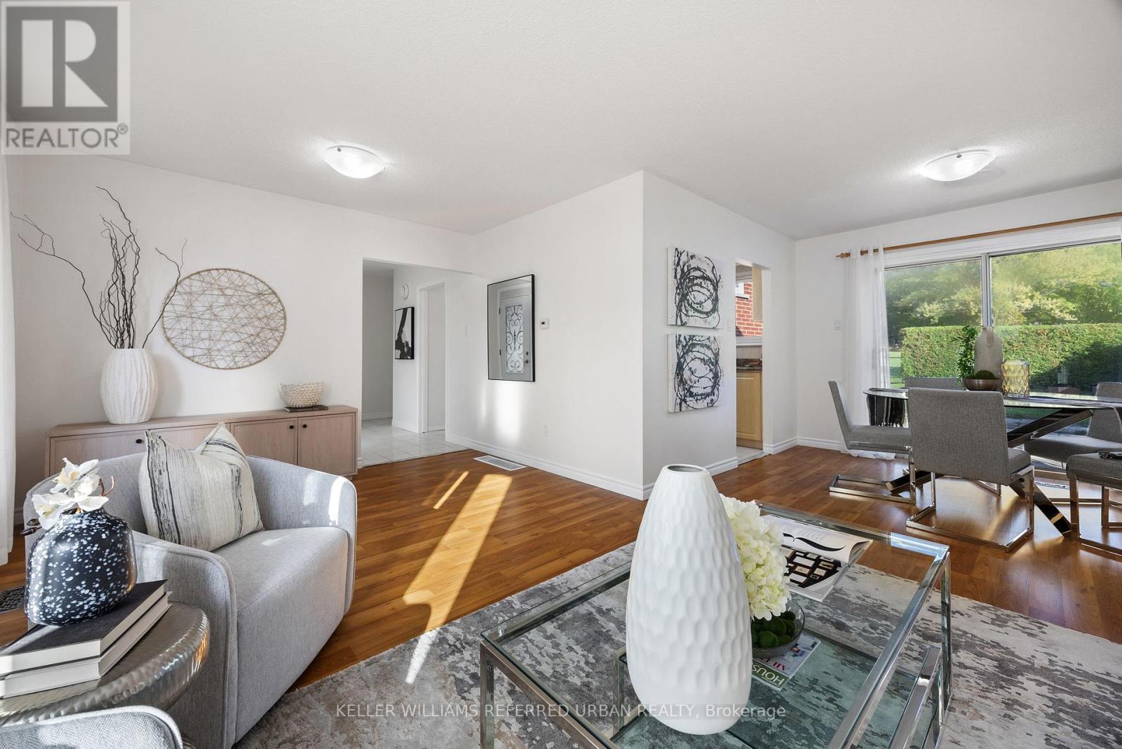 17 Madron Crescent, Toronto, Ontario  M3J 1H8 - Photo 11 - W12469319