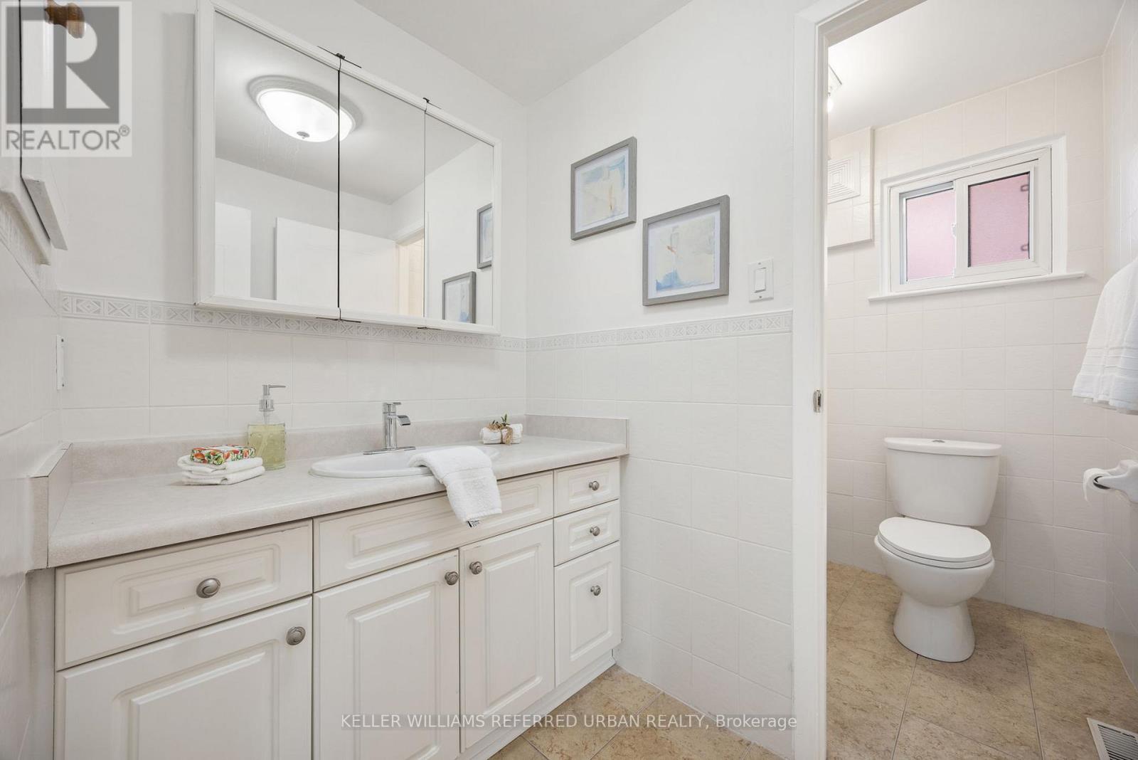 17 Madron Crescent, Toronto, Ontario  M3J 1H8 - Photo 17 - W12469319