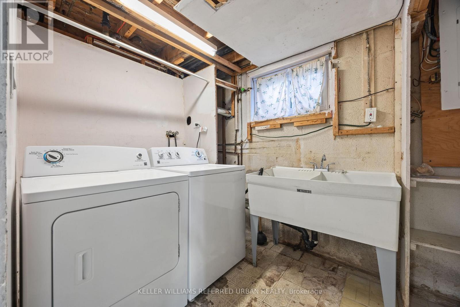 17 Madron Crescent, Toronto, Ontario  M3J 1H8 - Photo 31 - W12469319