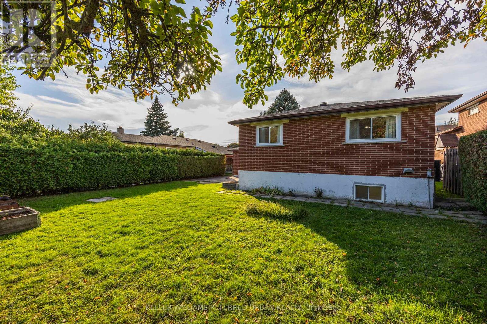 17 Madron Crescent, Toronto, Ontario  M3J 1H8 - Photo 35 - W12469319