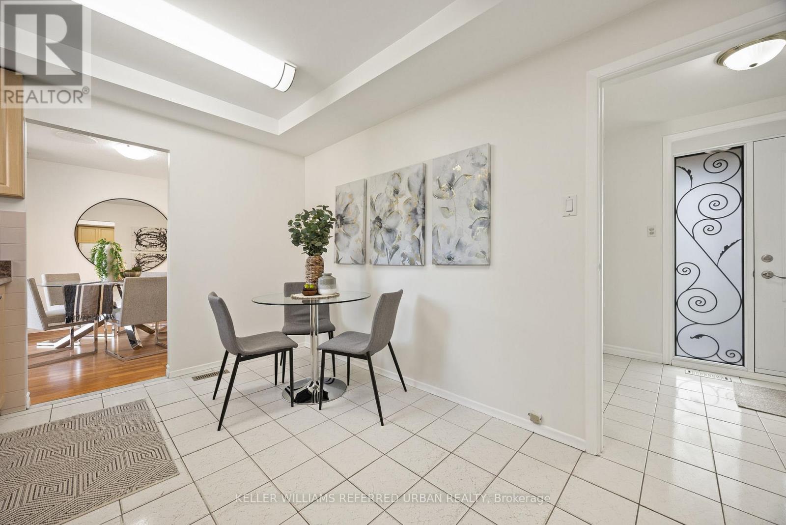 17 Madron Crescent, Toronto, Ontario  M3J 1H8 - Photo 5 - W12469319