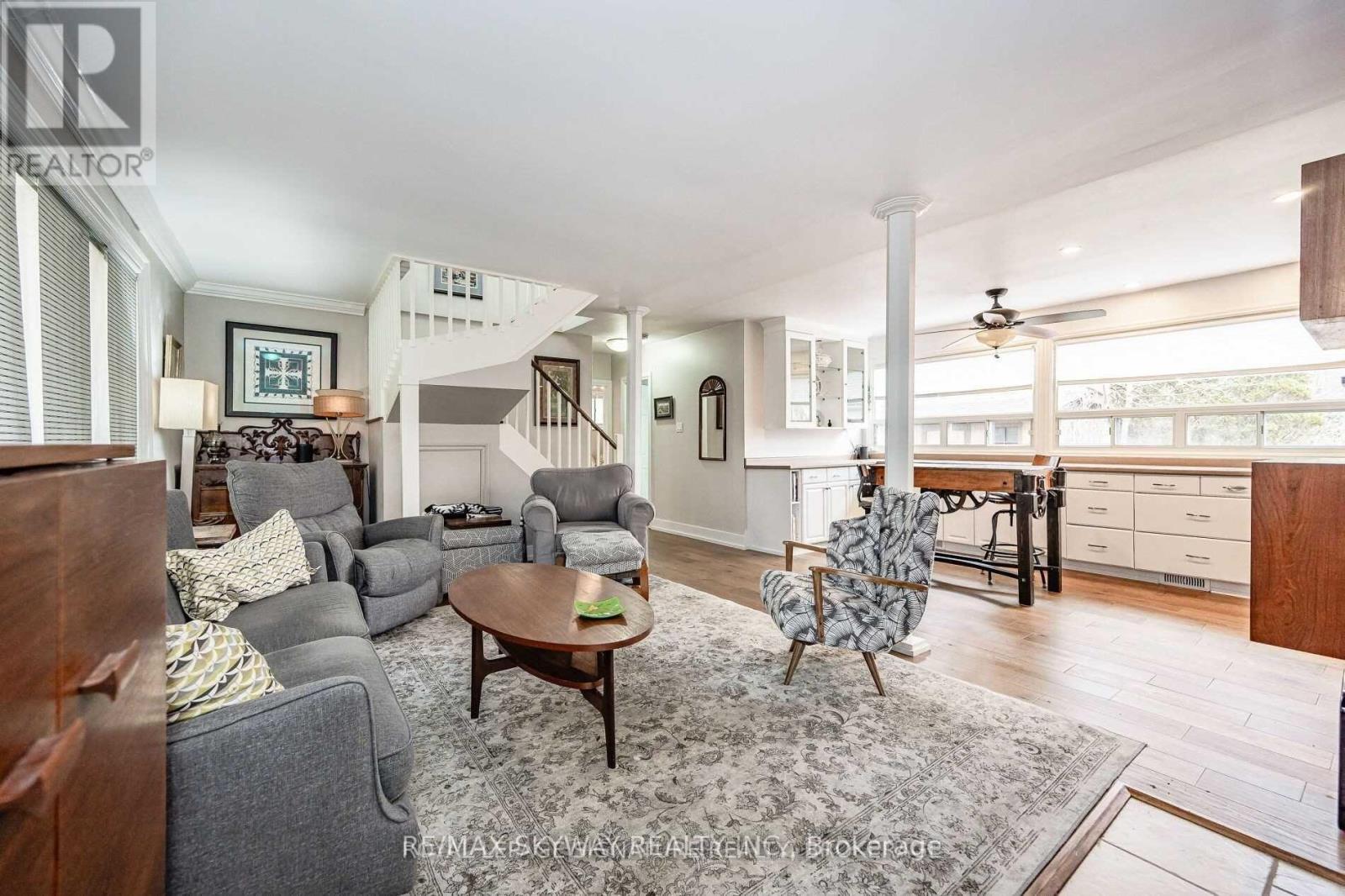 25 Mineola Road, Mississauga, Ontario  L5G 2E3 - Photo 3 - W12469322