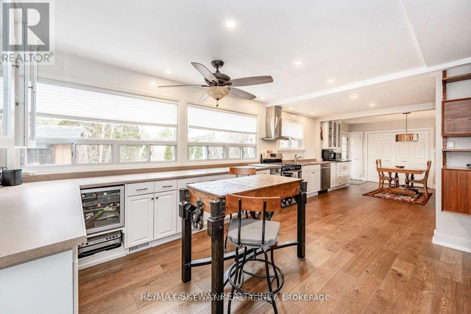 25 Mineola Road, Mississauga, Ontario  L5G 2E3 - Photo 4 - W12469322