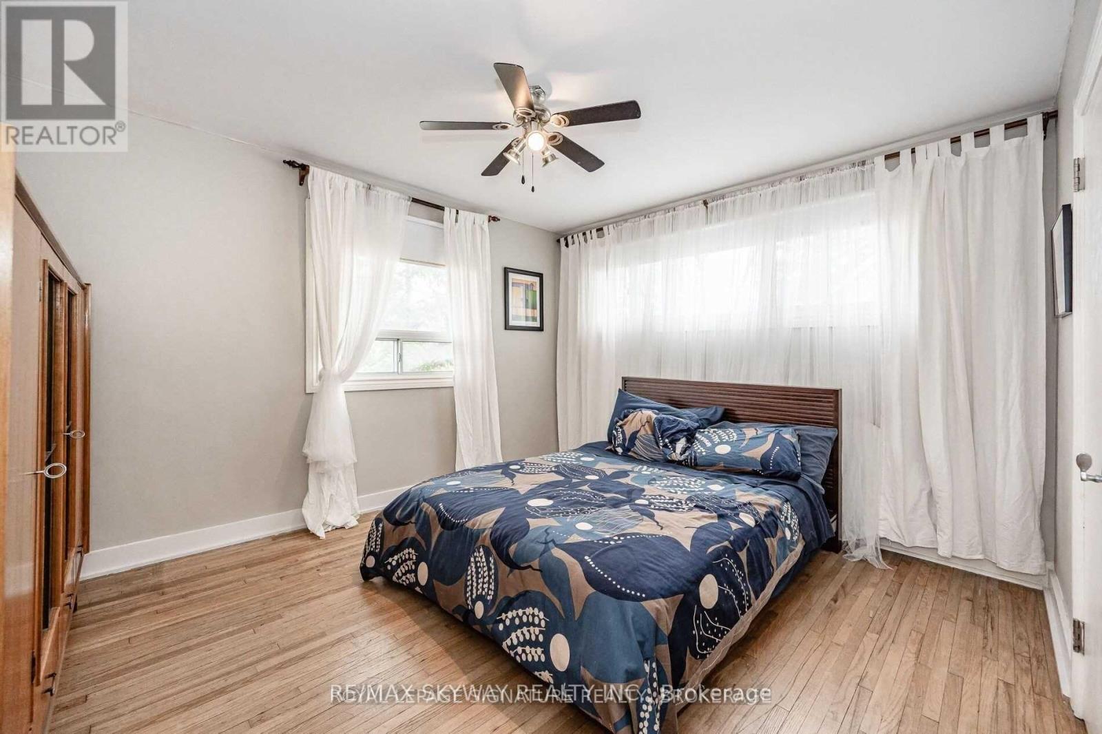 25 Mineola Road, Mississauga, Ontario  L5G 2E3 - Photo 7 - W12469322