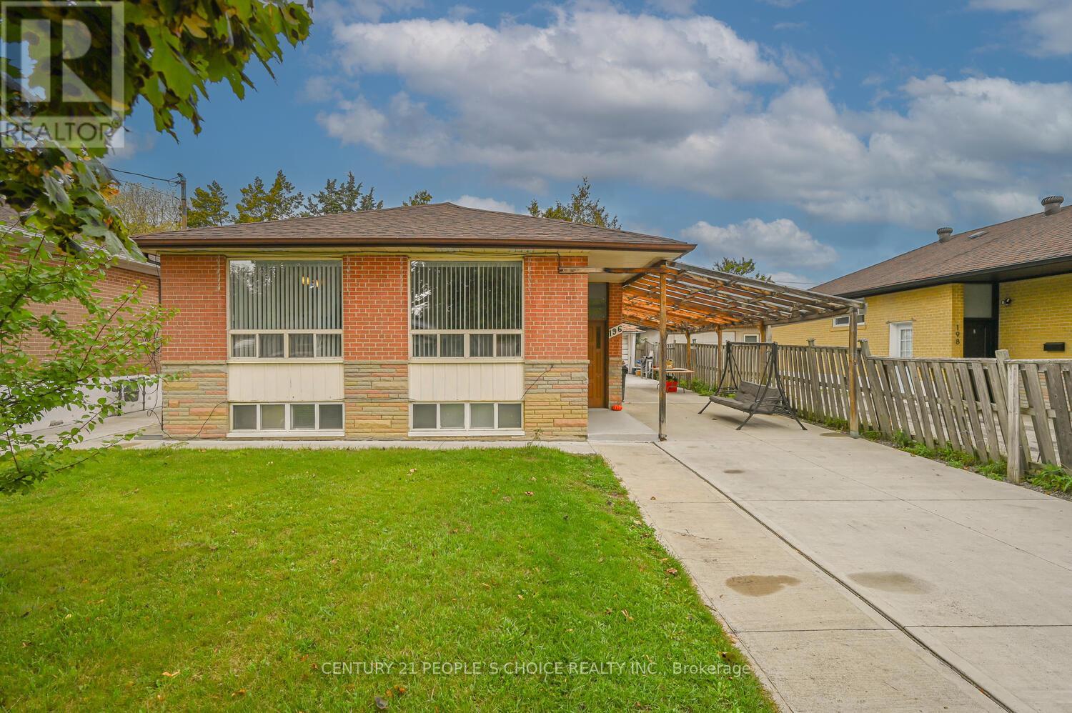 196 TAYSHAM CRESCENT, Toronto, Ontario