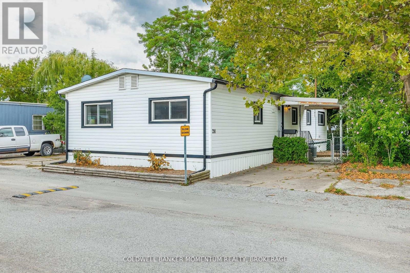 214 - 241 St. Paul Street W, St. Catharines, Ontario  L2S 2E5 - Photo 2 - X12469387